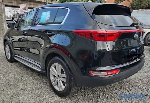 jeepetas y camionetas - Venta o traspaso Kia Sportage 2018. Venta RD$1,000,000 neg./ Traspaso RD$400,000 6
