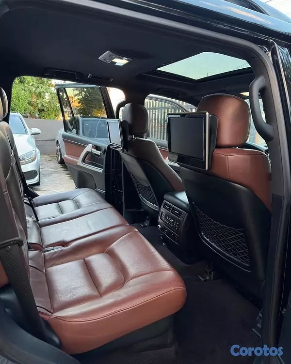 jeepetas y camionetas - TOYOTA LAND CRUISER VXR 2017 9