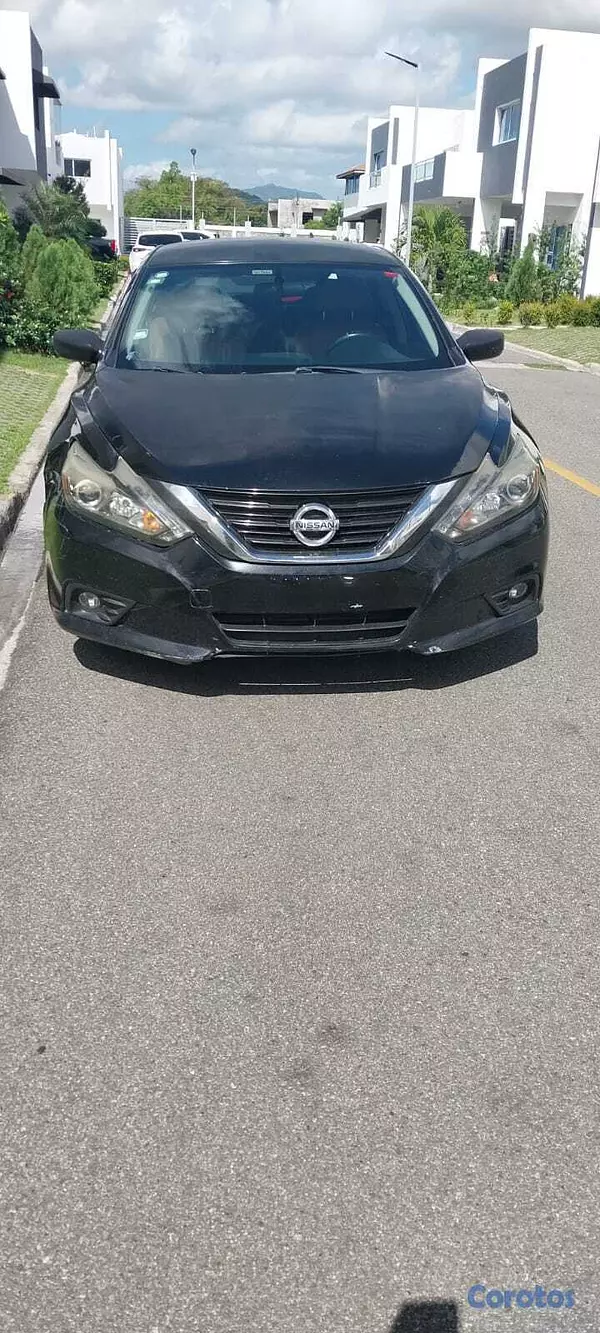 carros - Nissan Altima negro – interior cuero marrón – exce 2