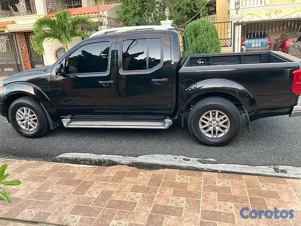 jeepetas y camionetas - Nissan Frontier SV 8
