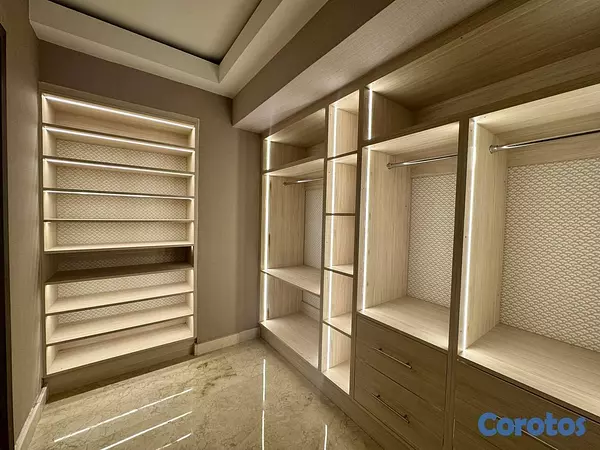 apartamentos - Vendo hermoso y moderno penthouse remodelado 5 hab 8