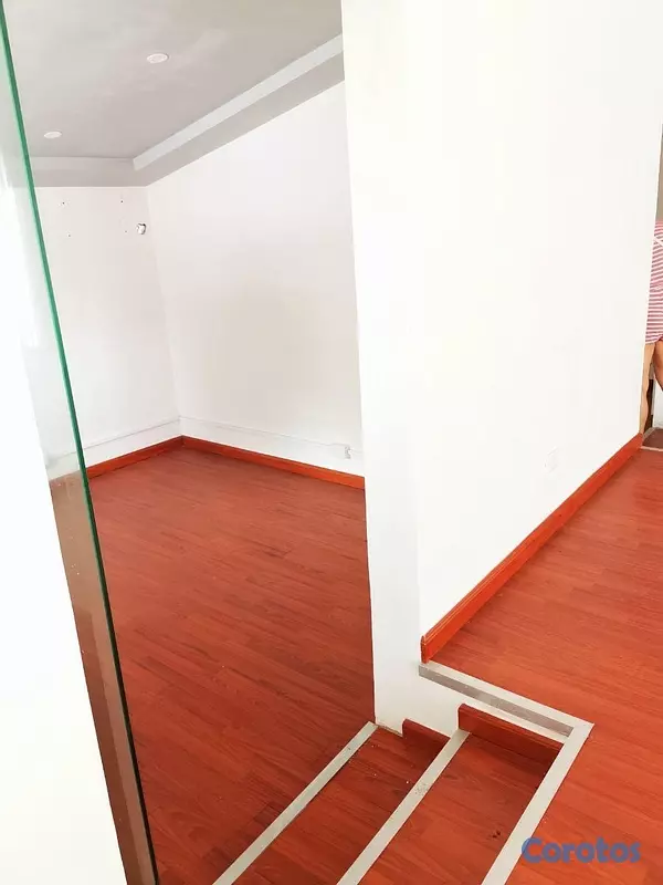 oficinas y locales comerciales - Local céntrico en Naco  4