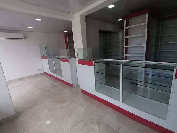 oficinas y locales comerciales - Local con farmacia aprobada 11