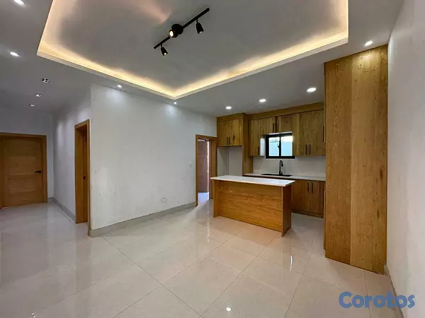 casas - Casa en venta en la Urbanizacion Don Fernando, Gur 11