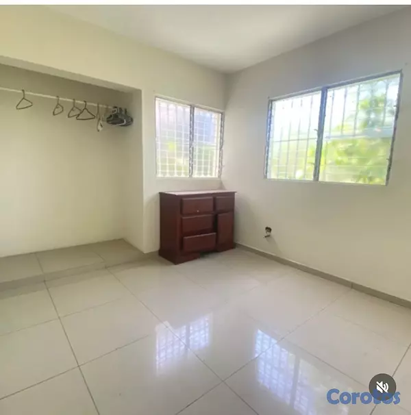 casas - vendo casa de dos niveles tres habitaciones estudio patio marquesina Independenc 2