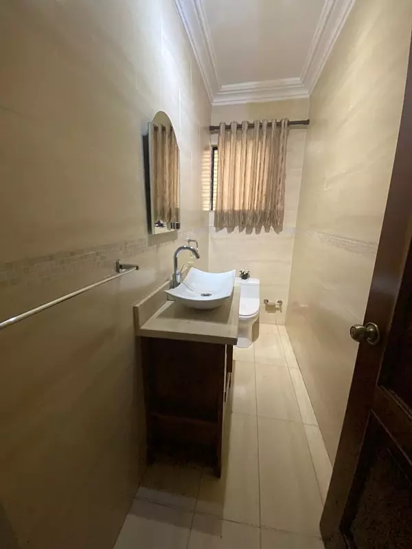 casas - Casa en Venta en residencial cerrado en arroyo Hondo 
Precio: U$S440,000  4