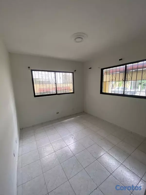 apartamentos - vendo en el millón primer piso 3 habitaciones dos baños paruqoe servicio remode 9