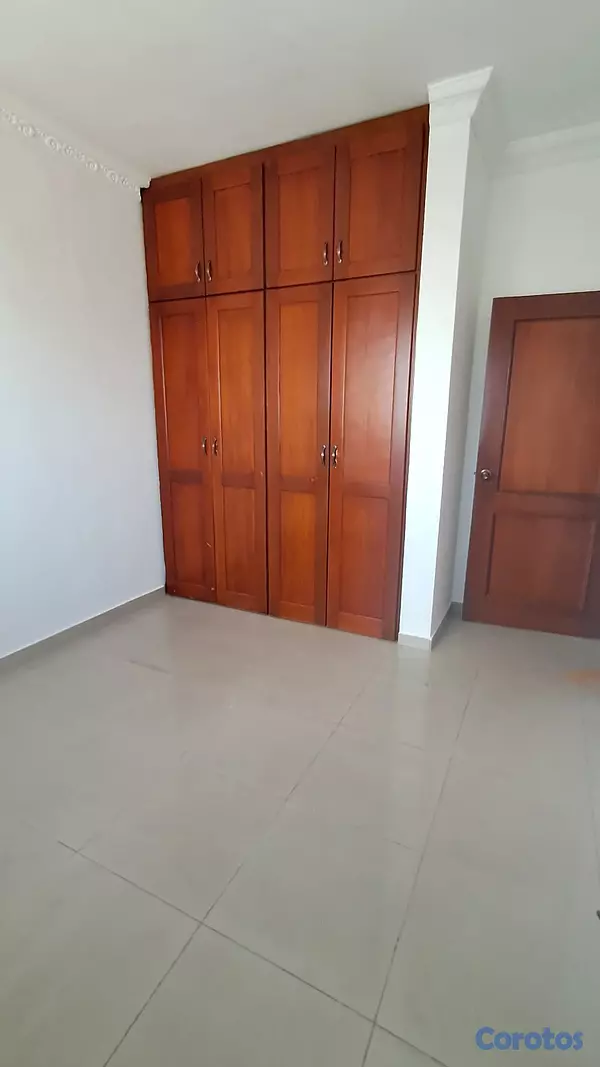 apartamentos - Vendo apt en Evaristo Morales de 3 hab y 3 parqueo 3