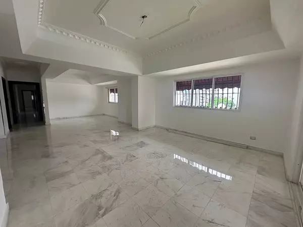 apartamentos - ALQUILO AMPLIO APARTAMENTO CLÁSICO BELLA VISTA SUR. Próximo  downtoun Center. 

 10