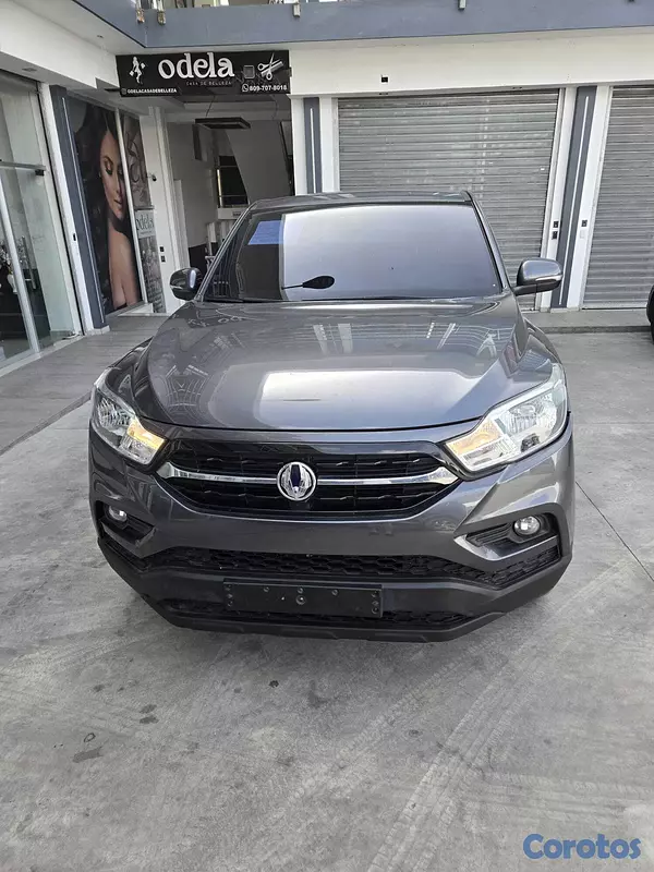 jeepetas y camionetas - KGM REXTON 2021 GRIS OSCURO DIESEL 4