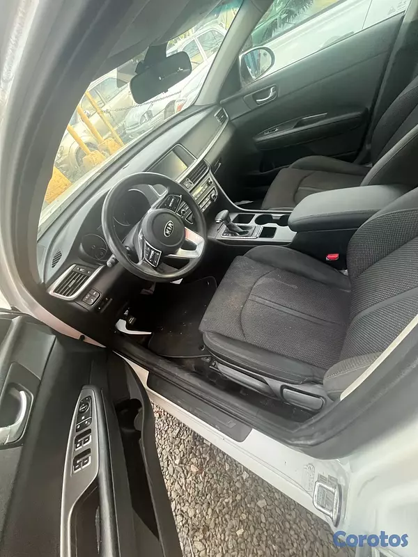 carros - Financiamiento disponible, recibimos tu vehículo usado  5