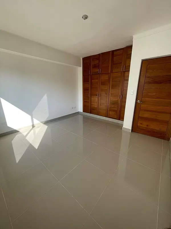apartamentos - Vendo en Los Restauradores.-
Apartamento de lujo:
3er.nivel 
146 mts2 + 30 mts2
 10
