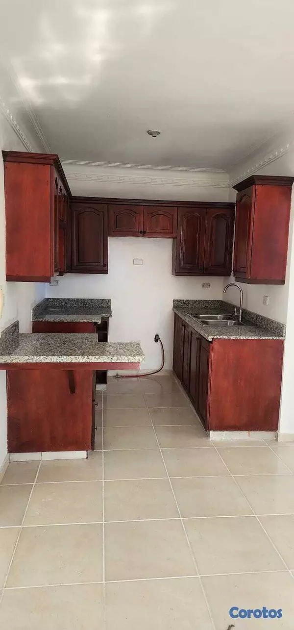 apartamentos - Alquilo apartamento 3er piso de 2  habitaciones  y dos parqueos 2