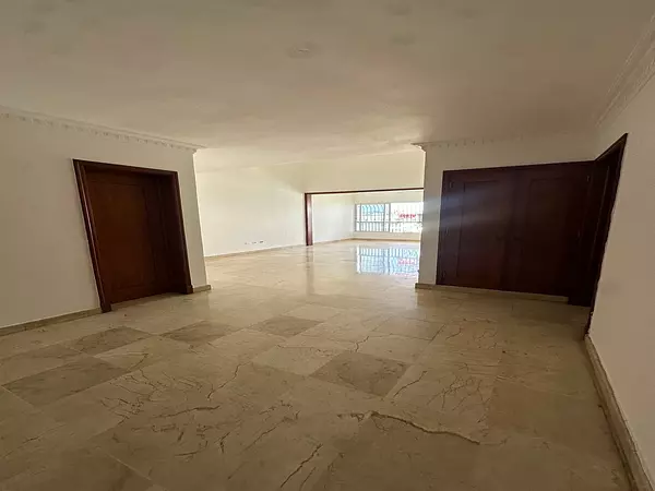 apartamentos - ARROYO HONDO VIEJO A un paso de Supermercados y Plazas
195 mt2 
US$220,000 5