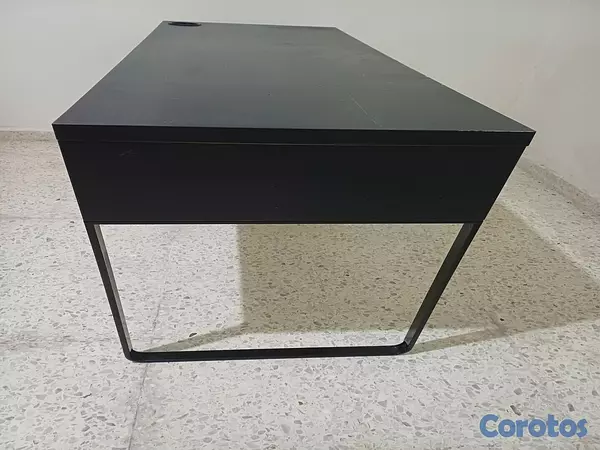 muebles y colchones - Escritorio Micke Ikea Usado 4