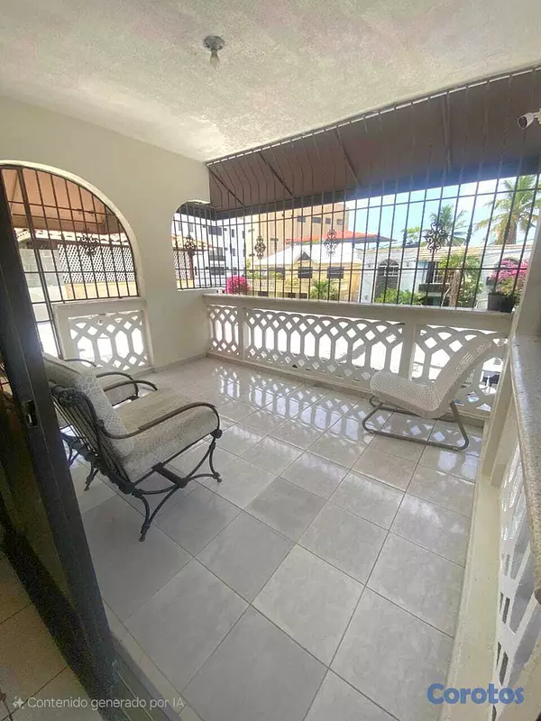 casas - Amplia Casa de 4 Habitaciones con Patio y Terraza  4