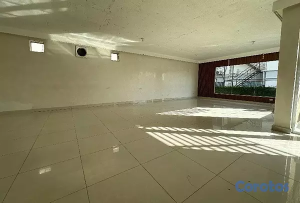 oficinas y locales comerciales - se alquila local  4