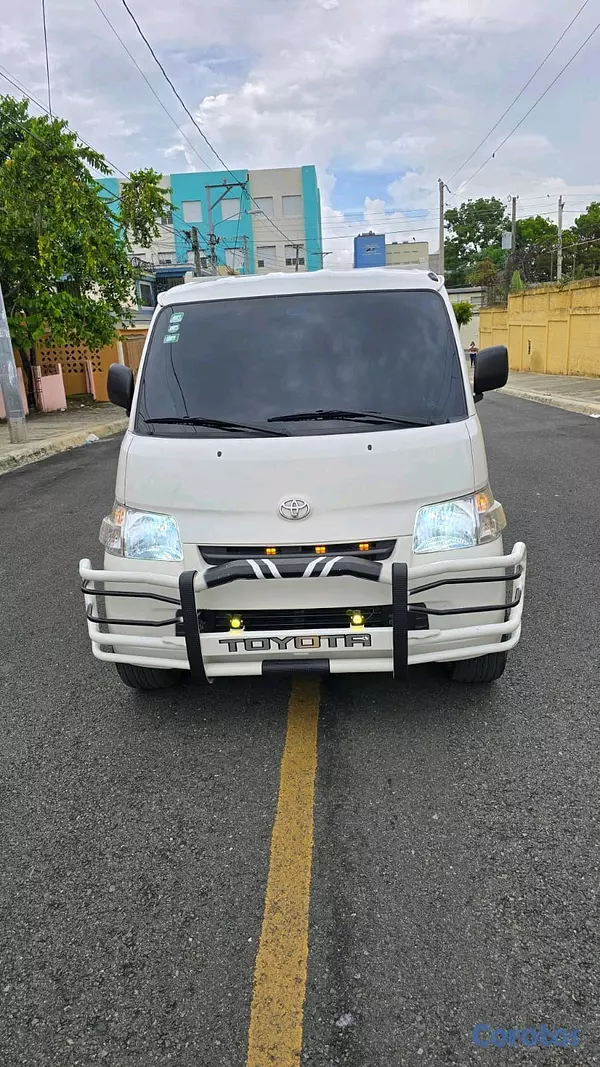 jeepetas y camionetas - toyota lite ace 2023 
6,000 klm version delta comercial no es guía cambiado 6