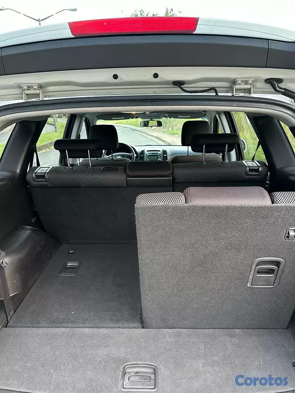jeepetas y camionetas - Hyundai Santa Fe 2011 (solo 68 mil km) 10