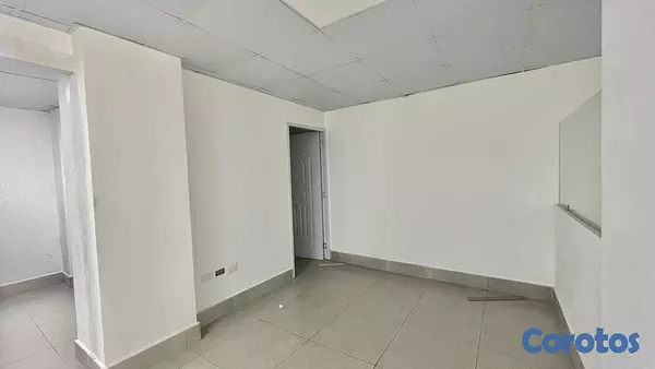 oficinas y locales comerciales - Local comercial u Oficina en alquiler en Av. 27 de 5