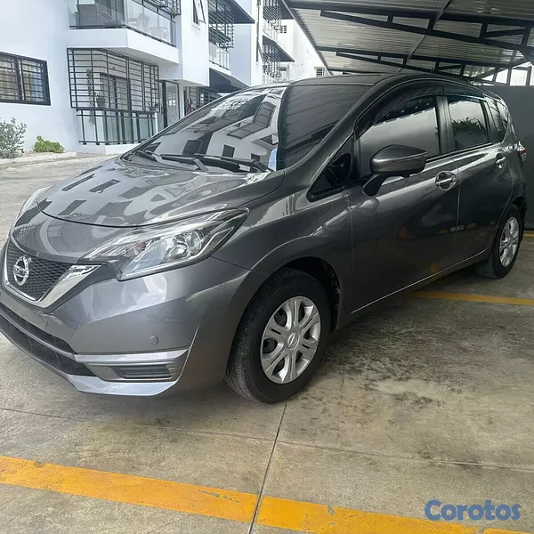 carros - vendo este precioso Nissan note 2018 super economico el ful camara 36 con sensor 4
