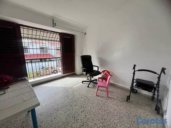 casas - Venta de casa de 2 niveles- La Feria 6