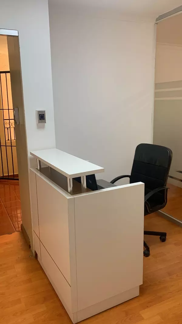 oficinas y locales comerciales - Local en zona de Piantini 4
