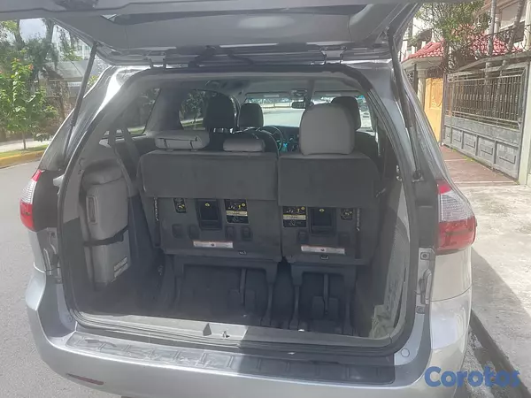 jeepetas y camionetas - Sienna 2016 gasolina puertas automáticas  2