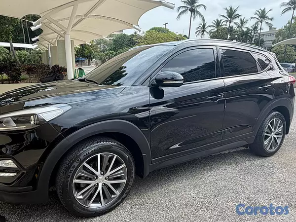 jeepetas y camionetas - Hyundai Tucso en excelentes condiciones 2