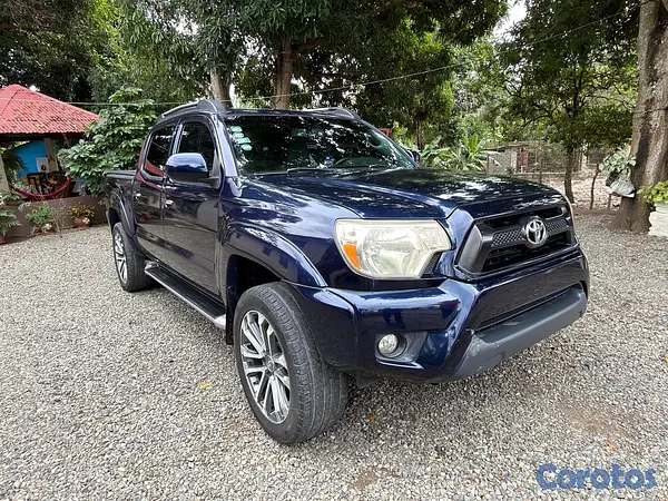 jeepetas y camionetas - se vende Tacoma 2013 2
