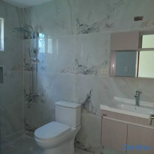 apartamentos - Amplio Apartamento Remodelado Cerca de la 27 de Fe 2