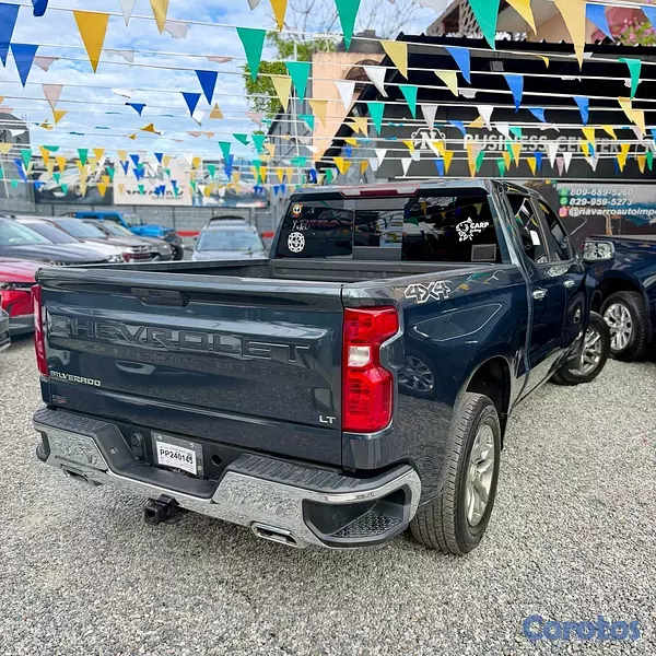jeepetas y camionetas - CHEVROLET SILVERADO HIGH COUNTRY DURAMAX 1500 LT Z 10