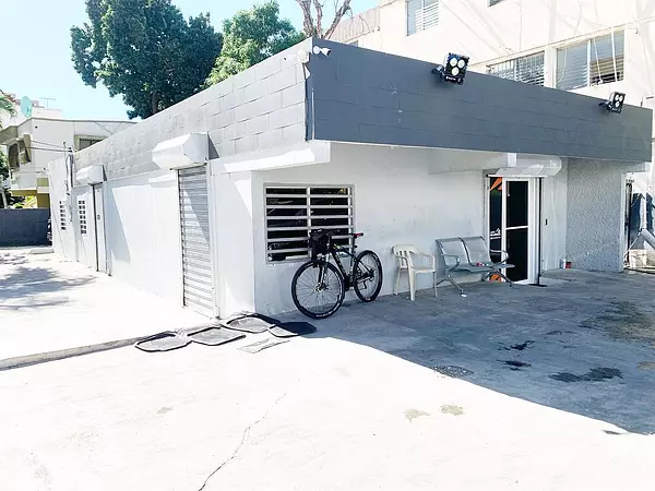 oficinas y locales comerciales - Local céntrico en el millon 2