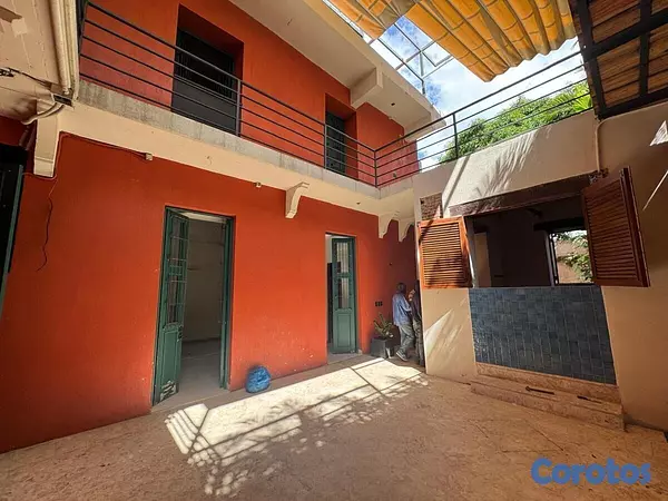 oficinas y locales comerciales - Local Zona Colonial Alquiler 402 metros 3