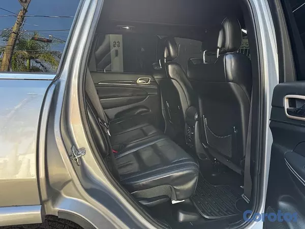 jeepetas y camionetas - Jeep Grand Cherokee 2014 en excelente condiciones  11