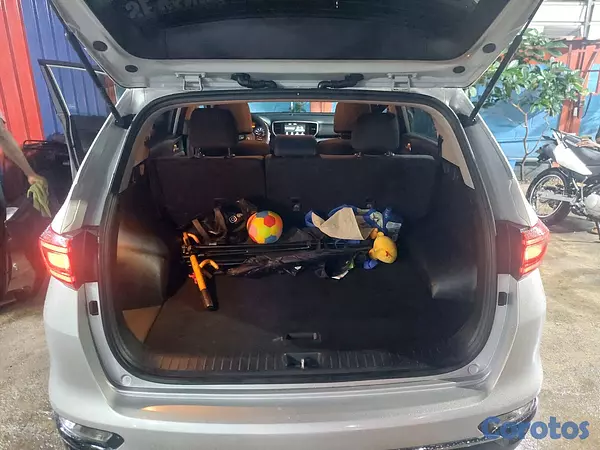 jeepetas y camionetas - Kia Sportage 2021 RD$ 1,055,000.00 Negociable - Recién Importada. 13
