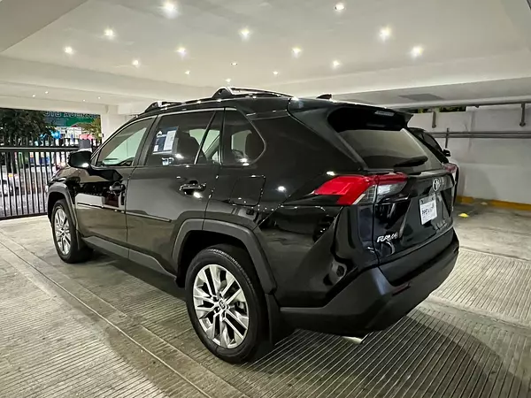 jeepetas y camionetas - Toyota rav4 2021 exl clean  8