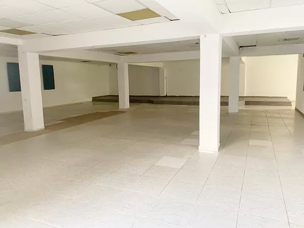 oficinas y locales comerciales - alquiler local comercial en Evaristo Morales 2