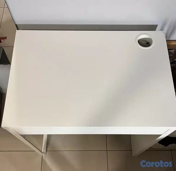 muebles y colchones - Escritorio blanco IKEA  2