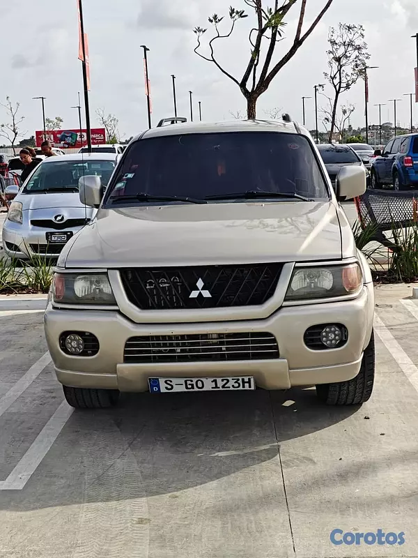 jeepetas y camionetas - MITSUBISHI MONTERO 2002 SUPER CLEAN  2