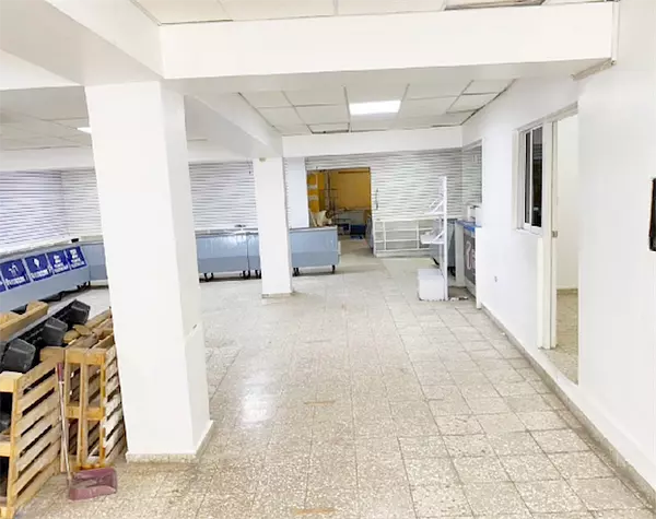 oficinas y locales comerciales - Local comercial amplio 6