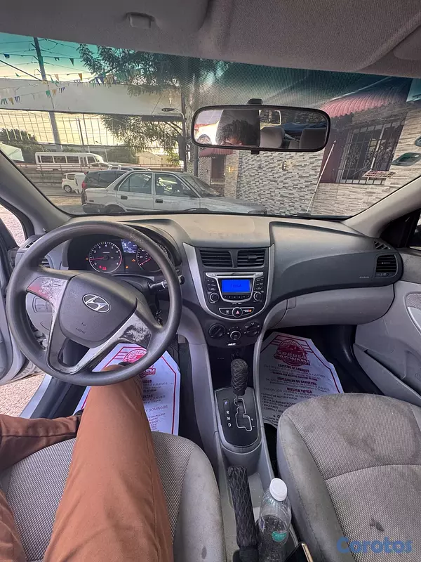carros - Hyundai Accent  11