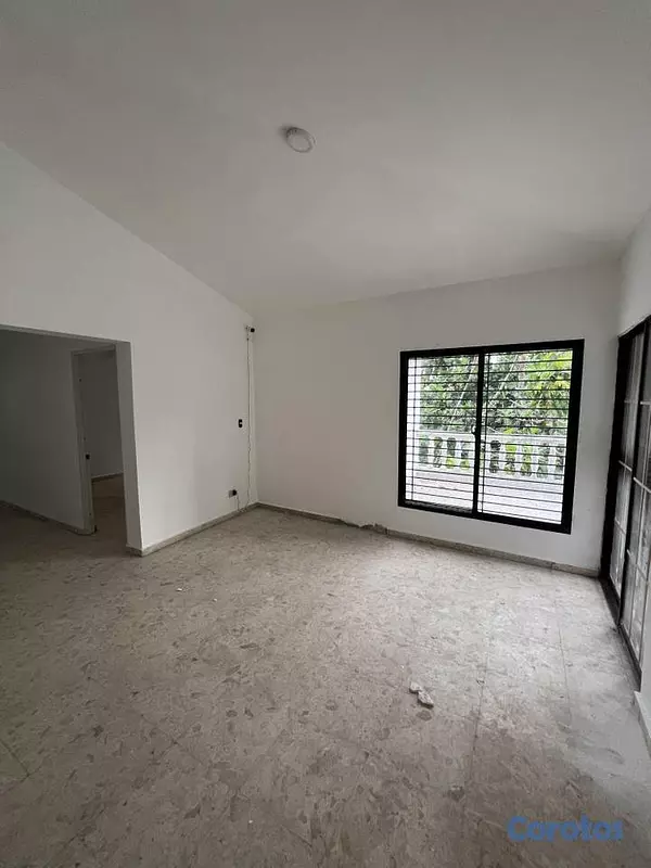 casas - Casa de Dos Niveles en Villa Marina  9