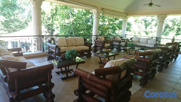 casas vacacionales y villas - Se vende majestuosa villa ubicada en Metro Country Club, Juan Dolio  10