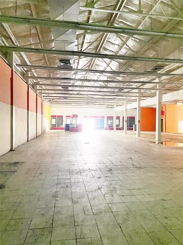 oficinas y locales comerciales - Local en sector altamente comercial 3