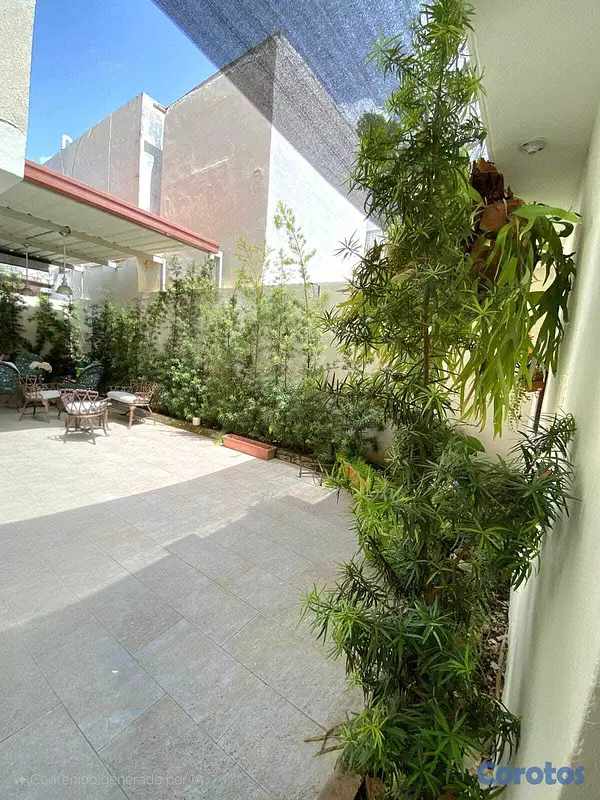 casas - Amplia Casa de 4 Habitaciones con Patio y Terraza  3