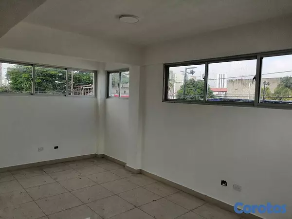 oficinas y locales comerciales - RENTO Local Comercial Segundo Piso Viejo Arroyo Ho 10