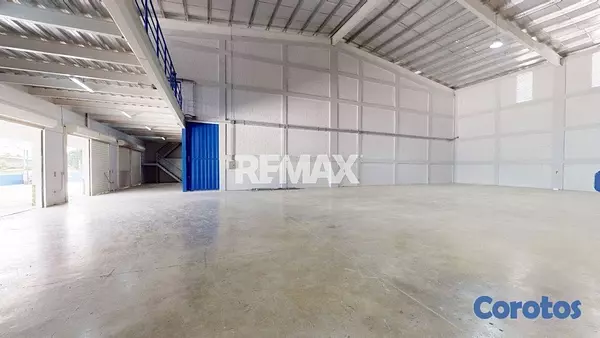 oficinas y locales comerciales - Nave industrial en alquiler en La Autopista Duarte 4