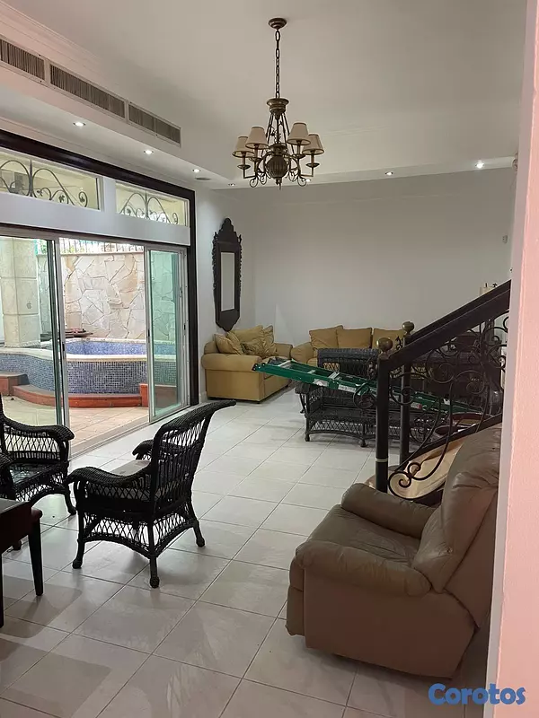 casas - Casa en Piantini para Reformar en Proyecto  6