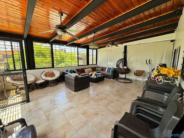 apartamentos - VENDO CASA AMPLIA Y ACOGEDORA-SAN GERONIMO  10